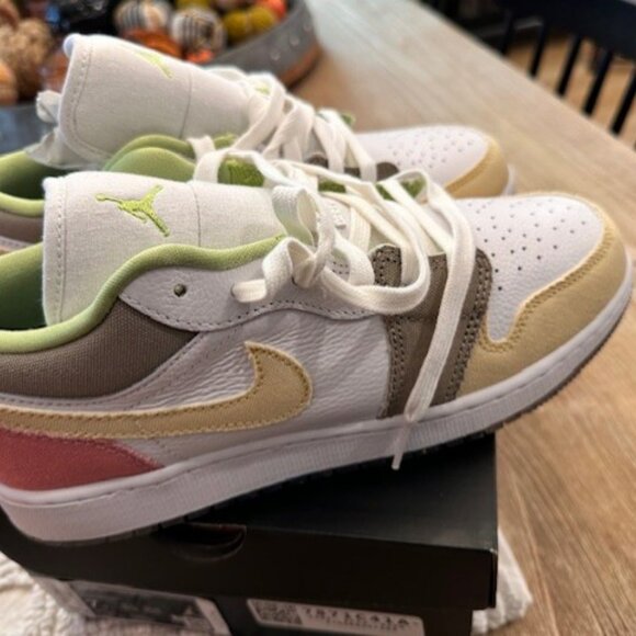 Jordan 1 Low Pastel Grind Vivid Green (GS) Size: US 7Y - Picture 2 of 3